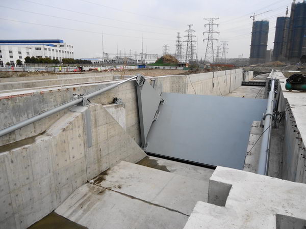 �l�T��Һ�����]�C